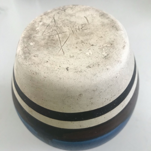 Native American Pottery - Picture 5 of 5